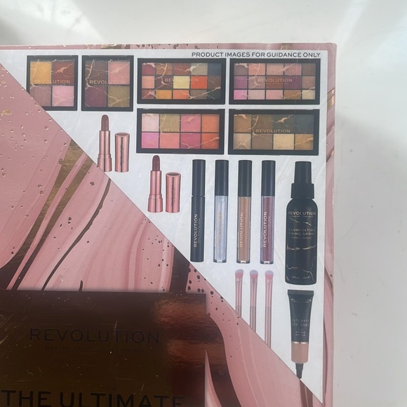 Revolution Gift set - Picture 2 of 2